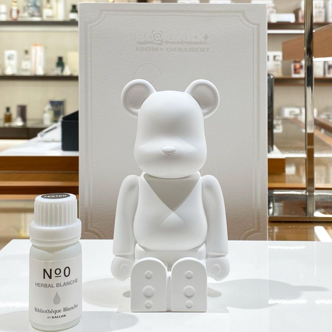 BE@RBRICK 香氛熊經典全白版